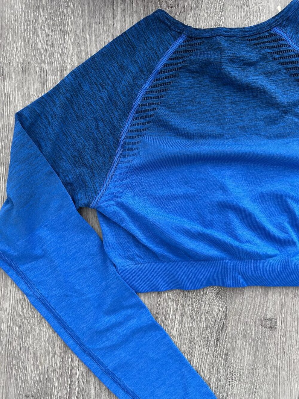 Alphalete Ombre Amplify Crop in Moonlight - Picture 4 of 8